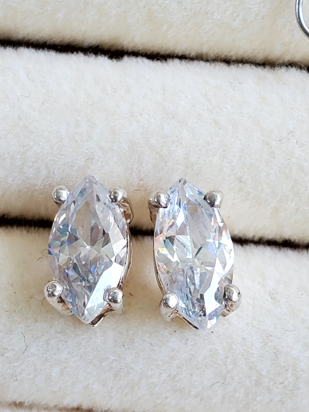 Sterling Silver Marquise Clear Stone Stud Earrings - 2.53g